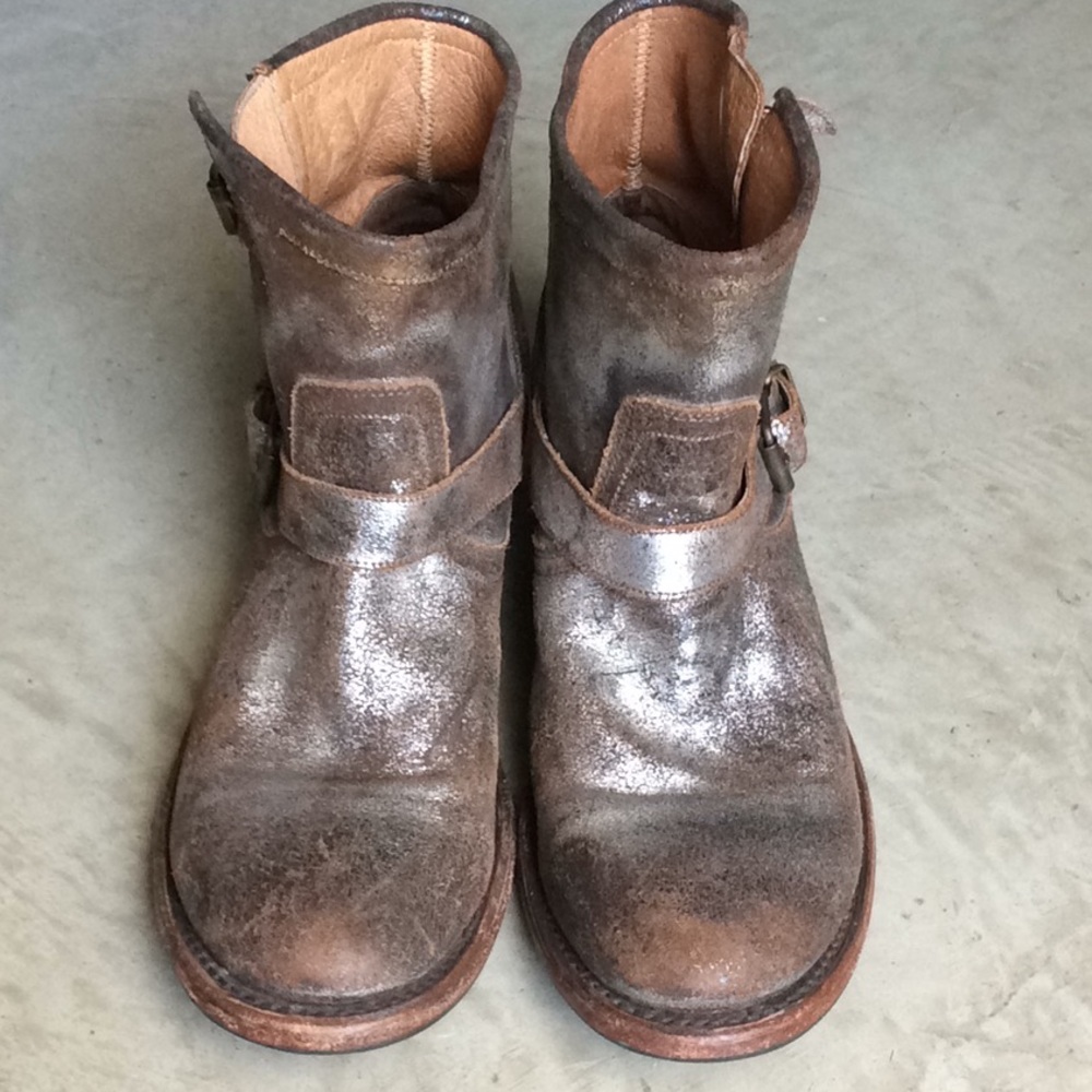 Matisse pewter distressed moto boots. - Picture 6 of 8